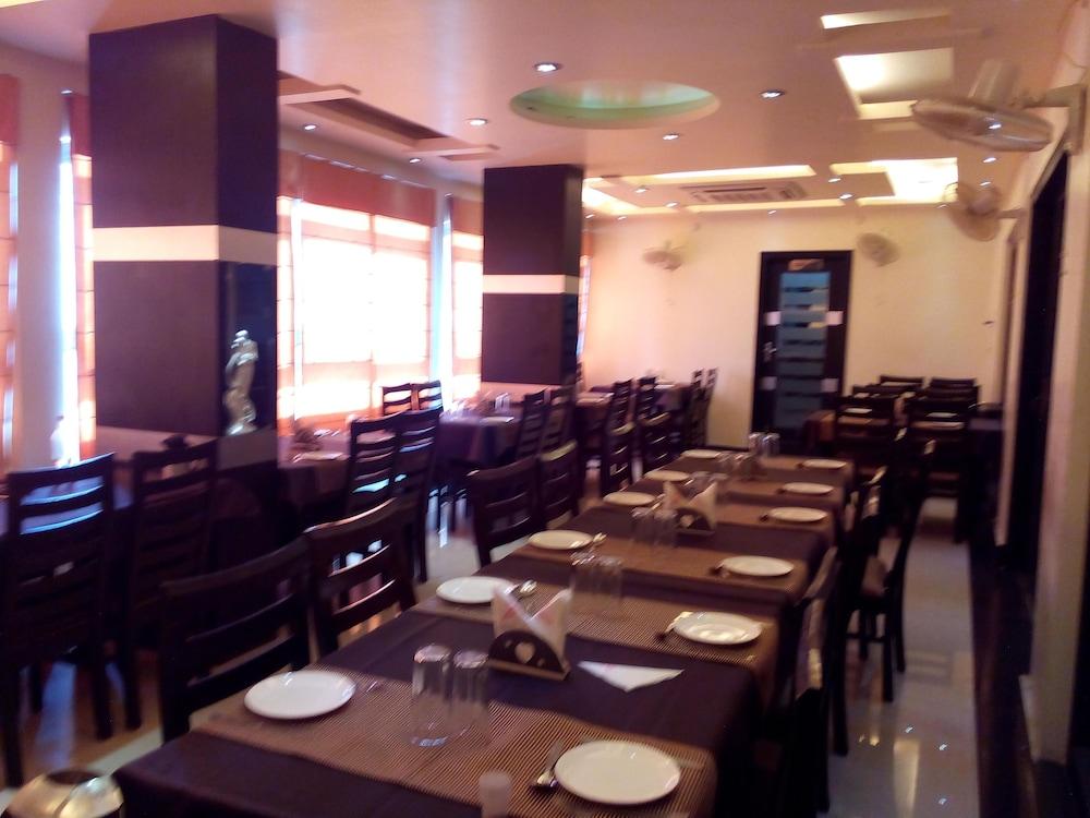 restaurant cafeteria