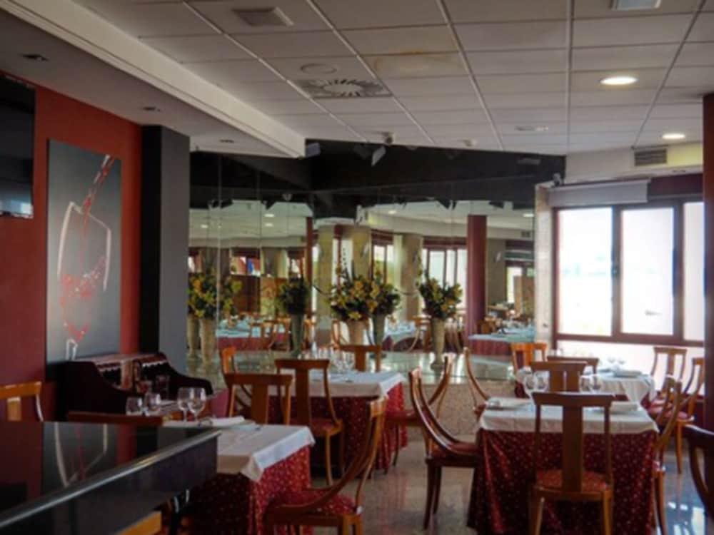 restaurant-cafeteria