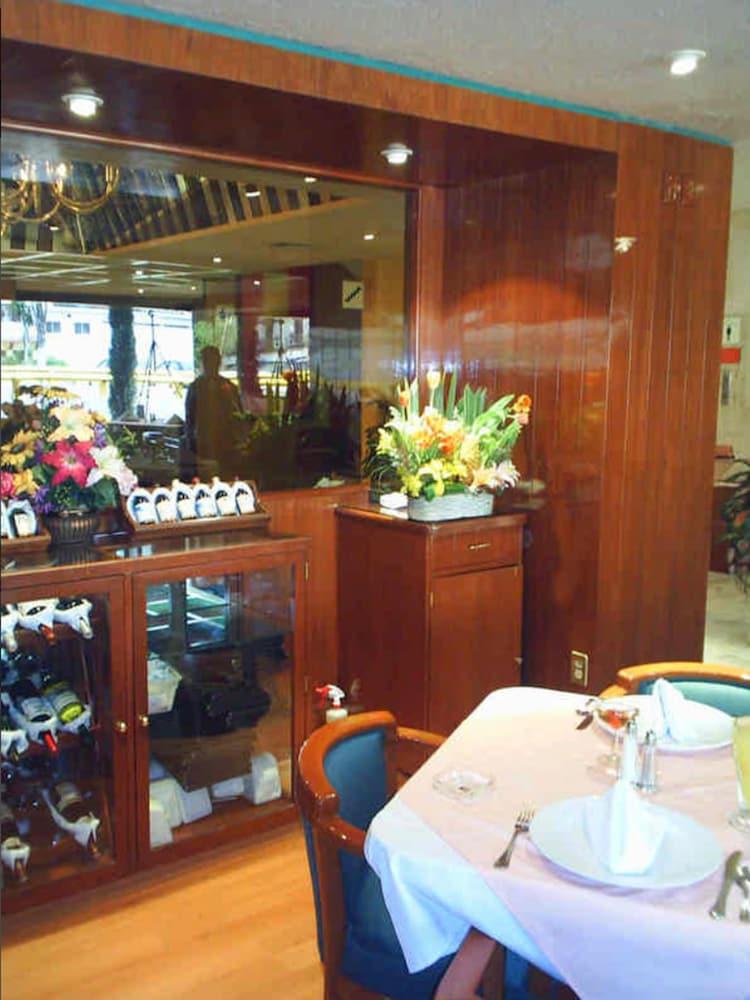 restaurant-cafeteria