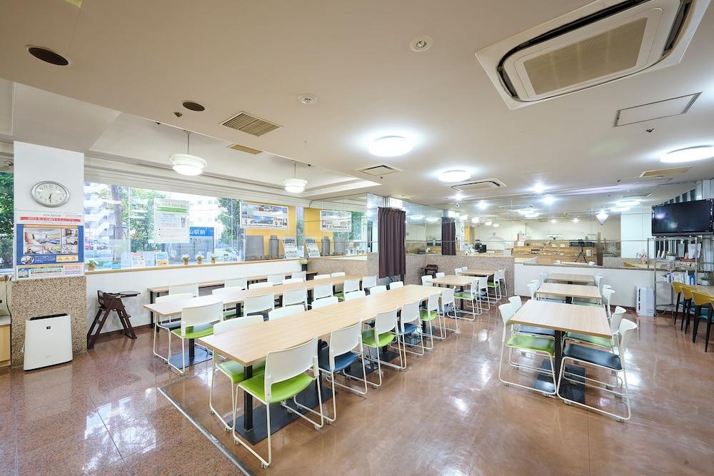 restaurant cafeteria