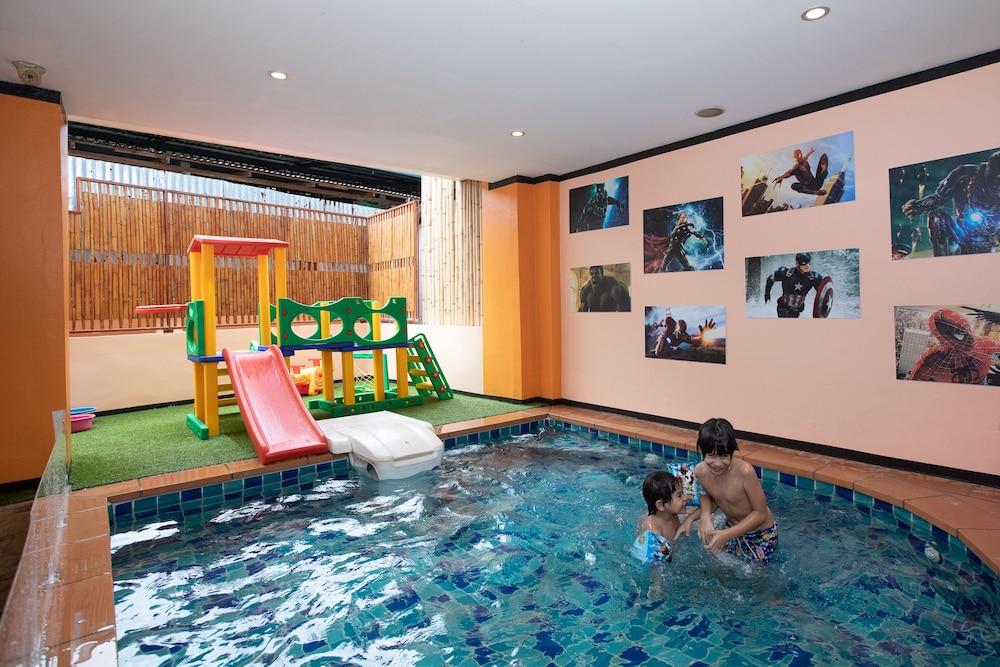 swimming pool spa