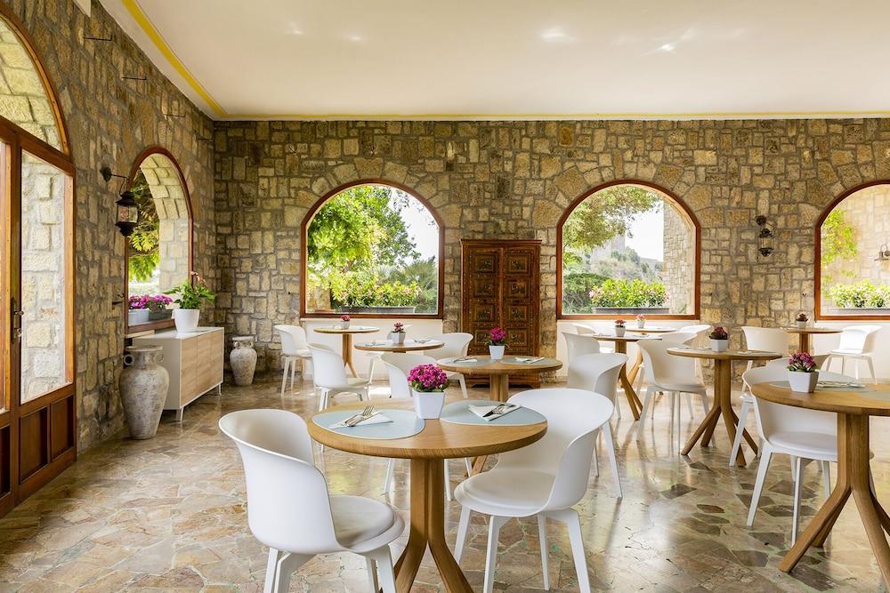 restaurant-cafeteria