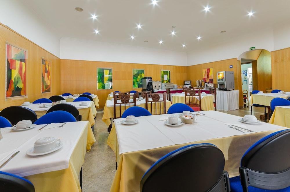 restaurant-cafeteria