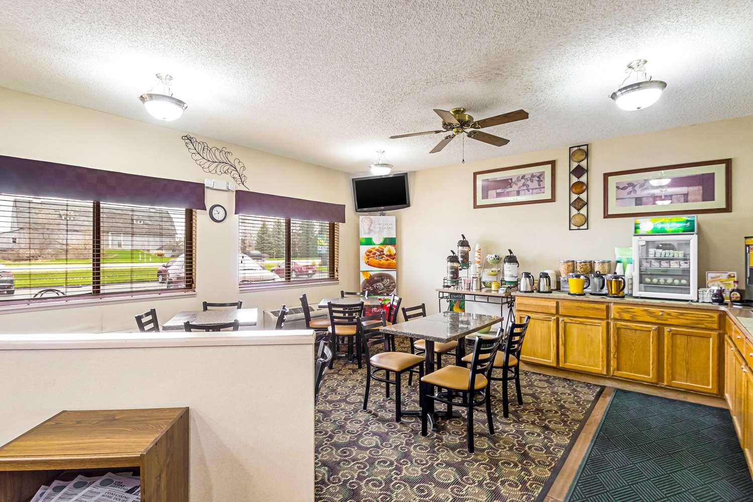 restaurant cafeteria