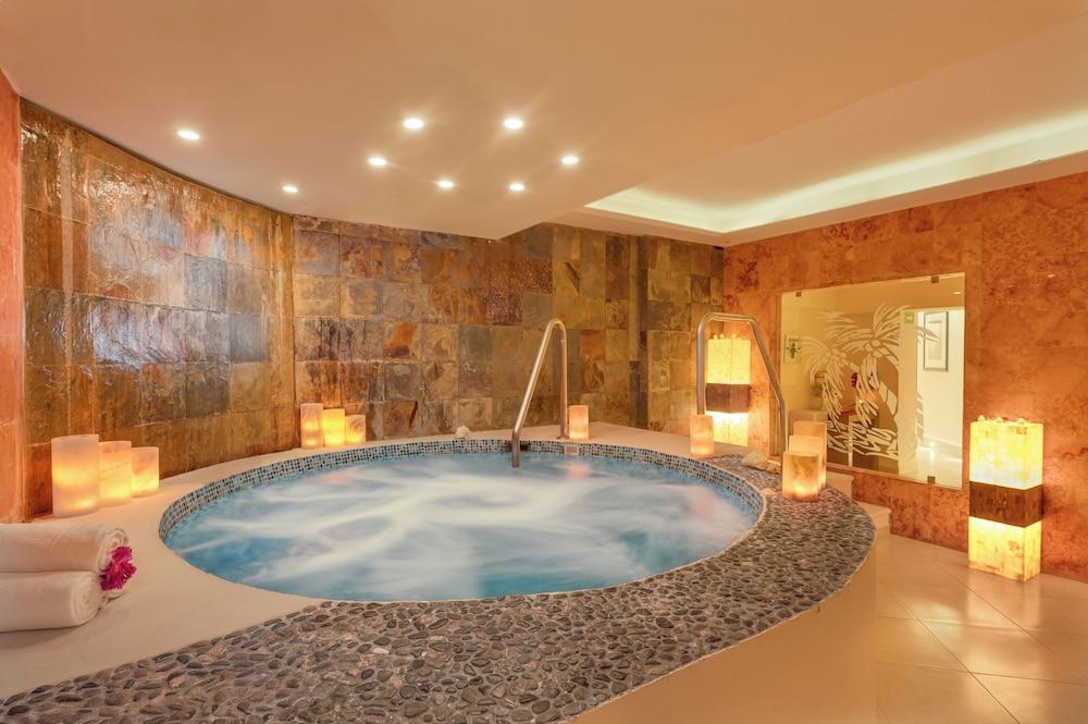 swimming pool spa