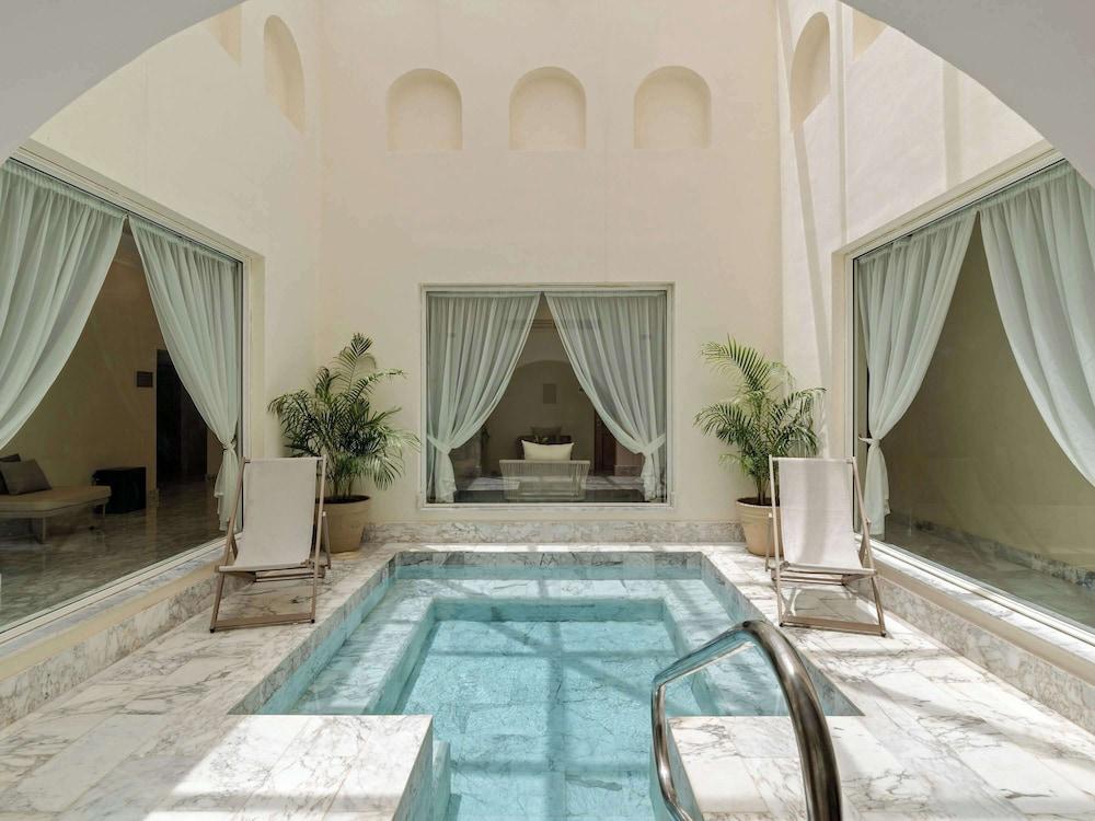 swimming pool spa