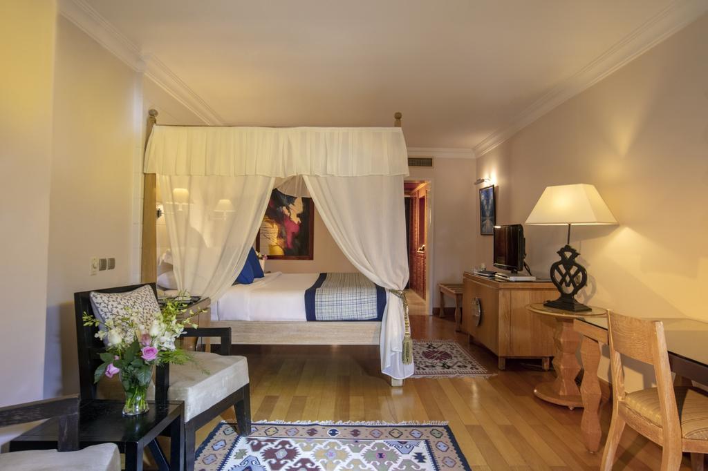 Royal Savoy Hotel and Villas