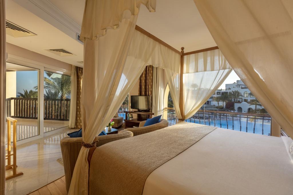 Royal Savoy Hotel and Villas