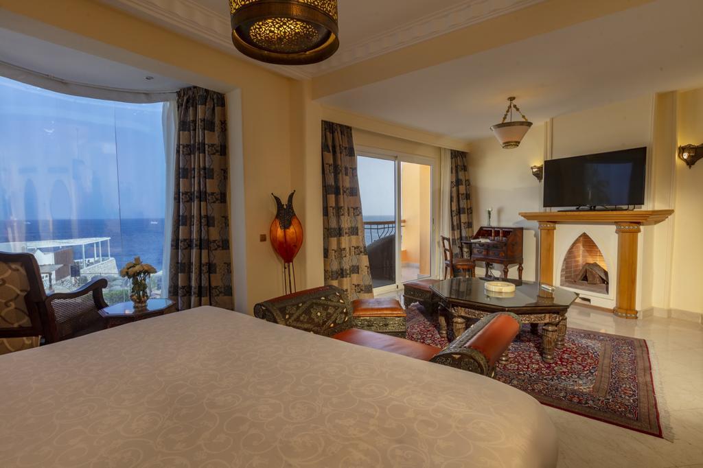 Royal Savoy Hotel and Villas