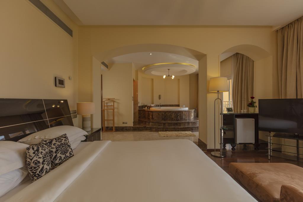 Royal Savoy Hotel and Villas
