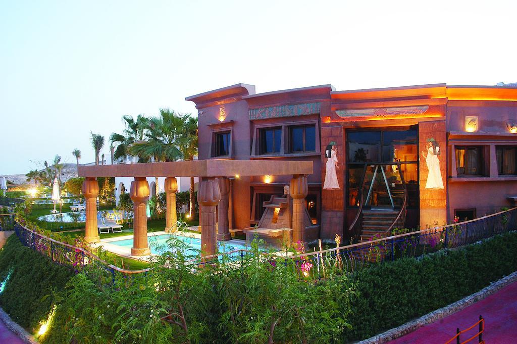 Royal Savoy Hotel and Villas