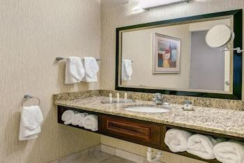 DoubleTree by Hilton Hotel Tinton Falls - Eatontown