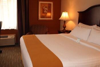 Holiday Inn Express Paramus