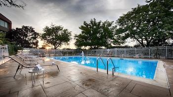 Best Western Plus Chicago Hillside