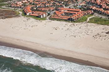 Embassy Suites by Hilton Mandalay Beach Resort