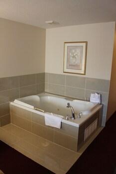 Ramada Edmonton International Airport