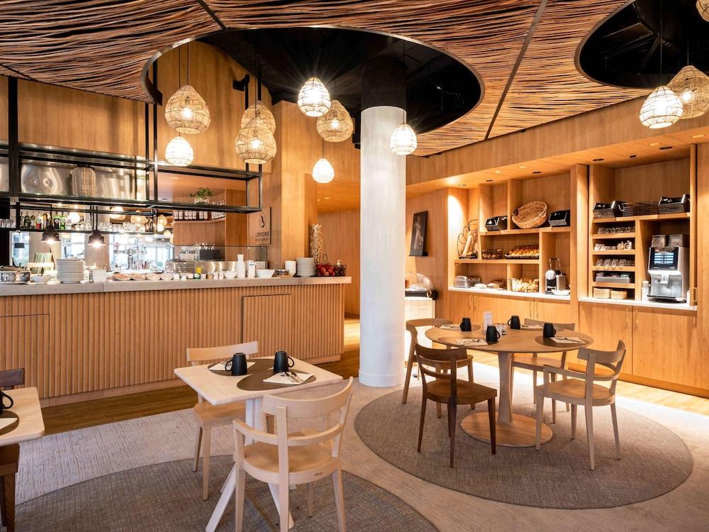 restaurant-cafeteria