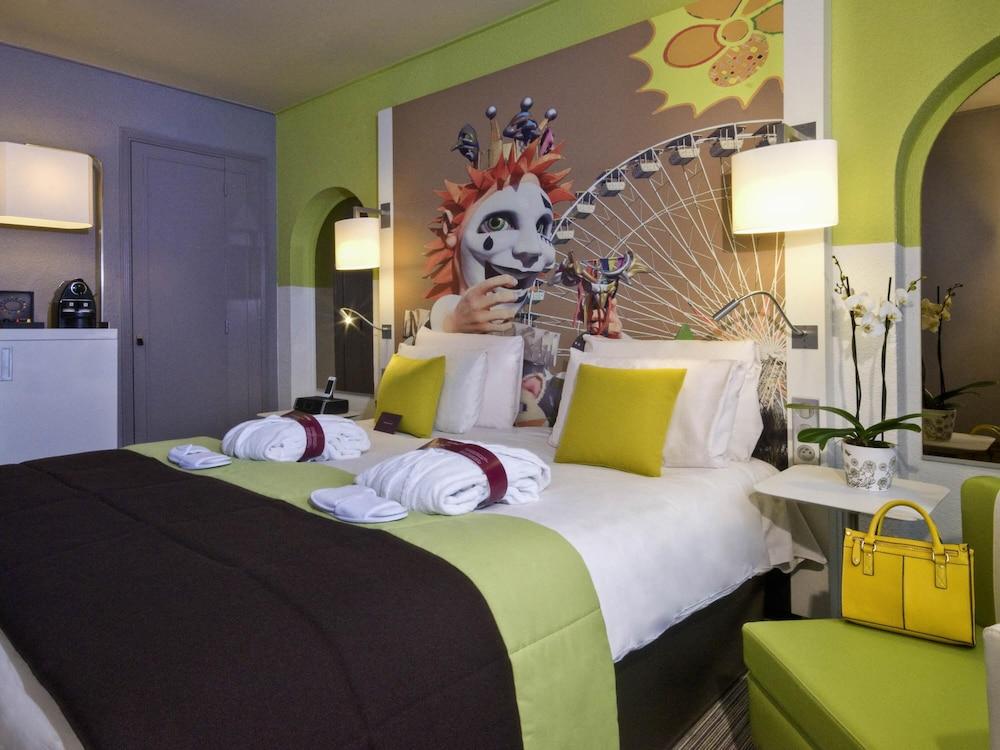 rooms