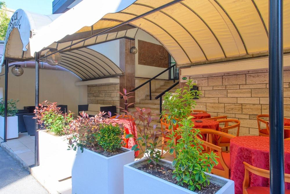 lobby