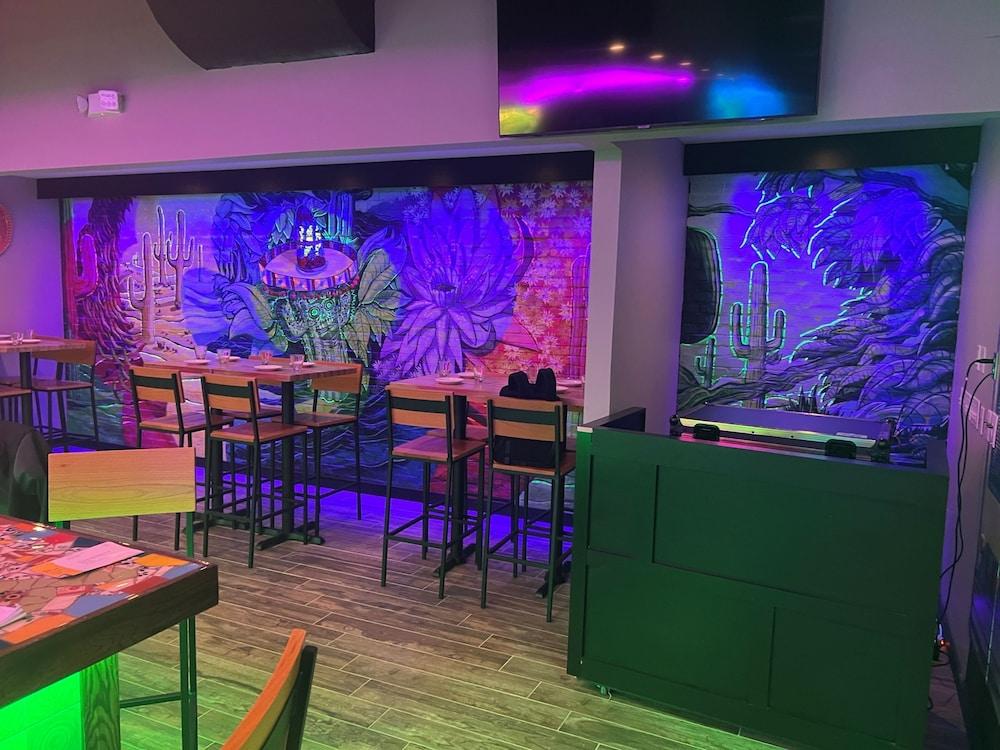 restaurant cafeteria