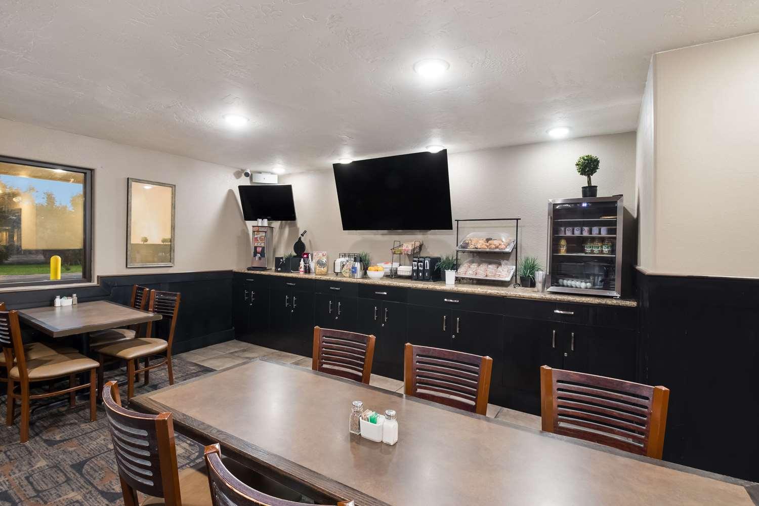 restaurant cafeteria