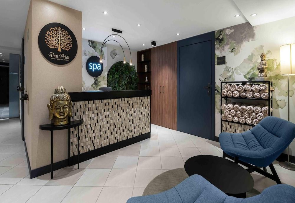 lobby