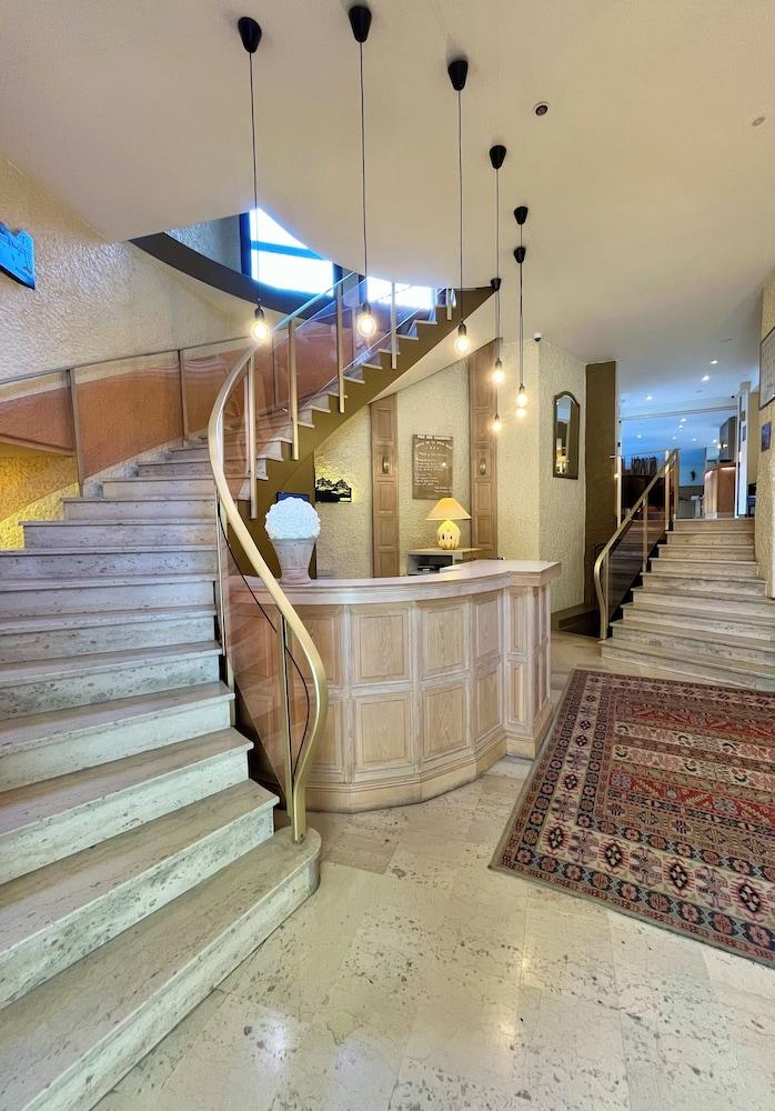 lobby