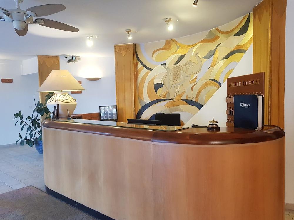 lobby