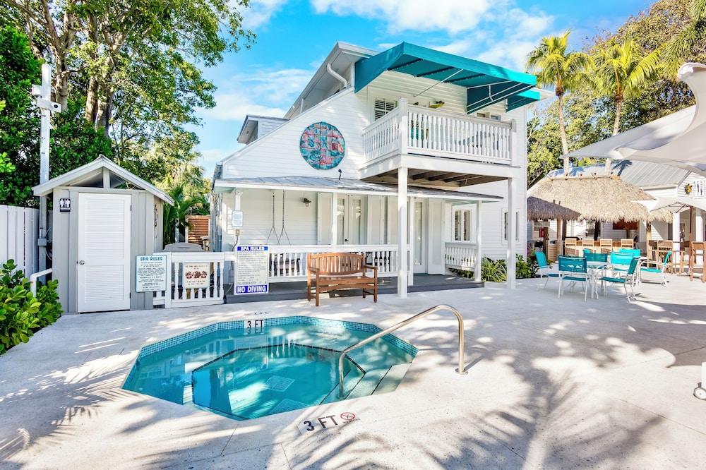 swimming pool spa