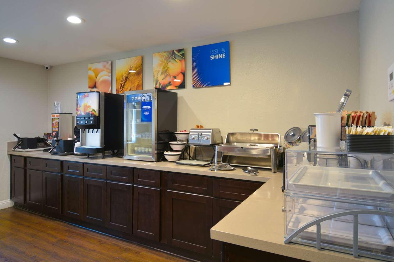 restaurant cafeteria