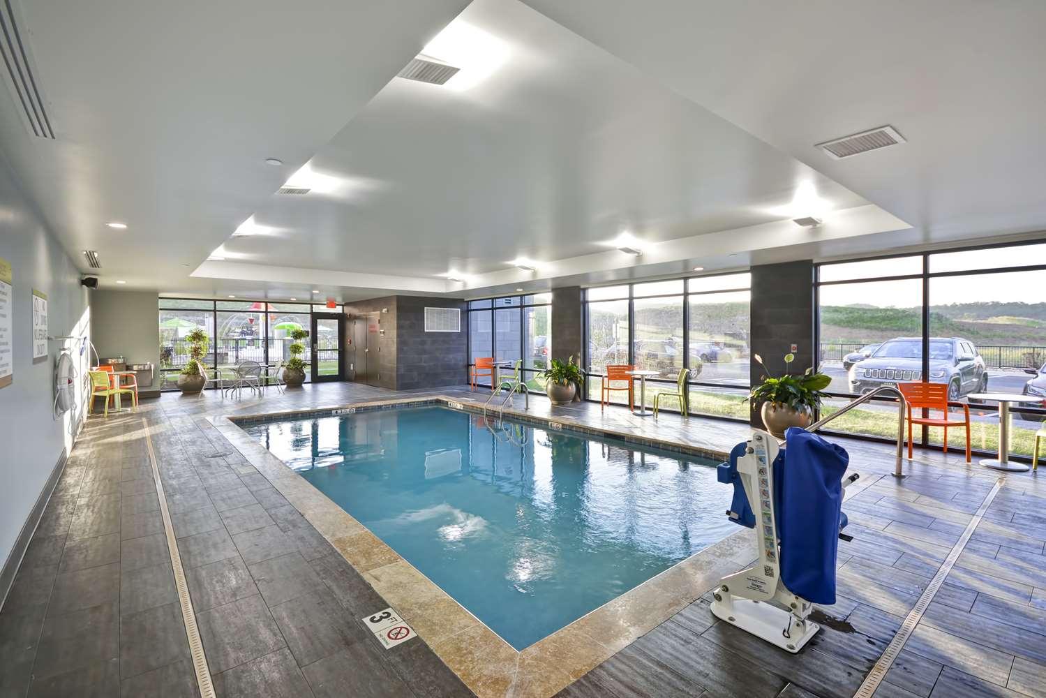 swimming pool spa