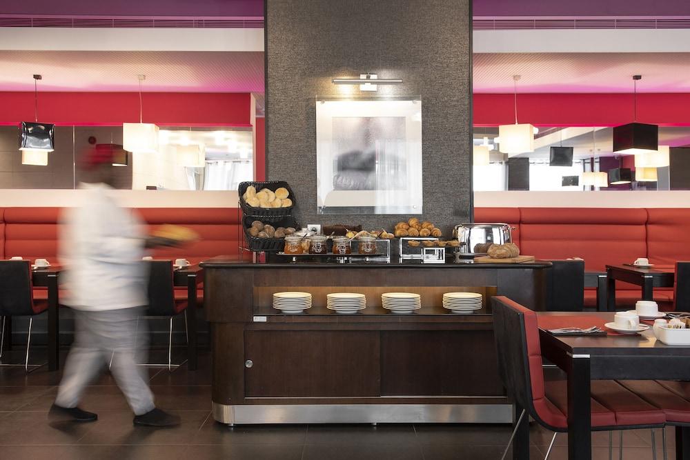 restaurant cafeteria