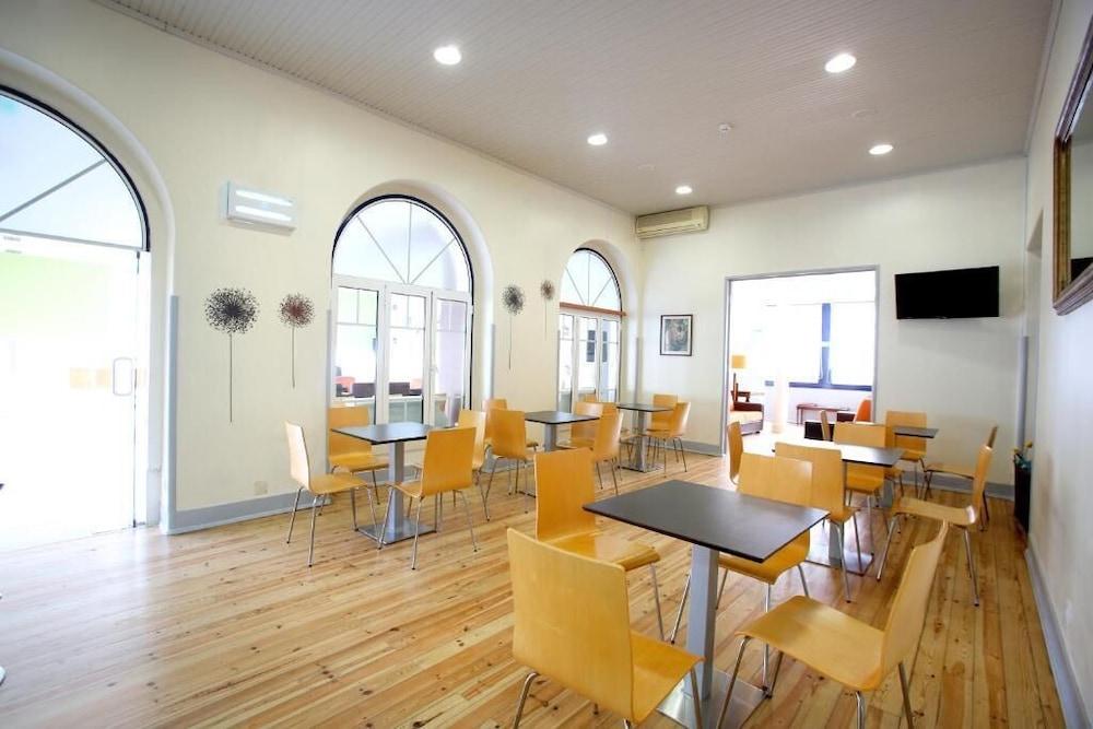 restaurant-cafeteria