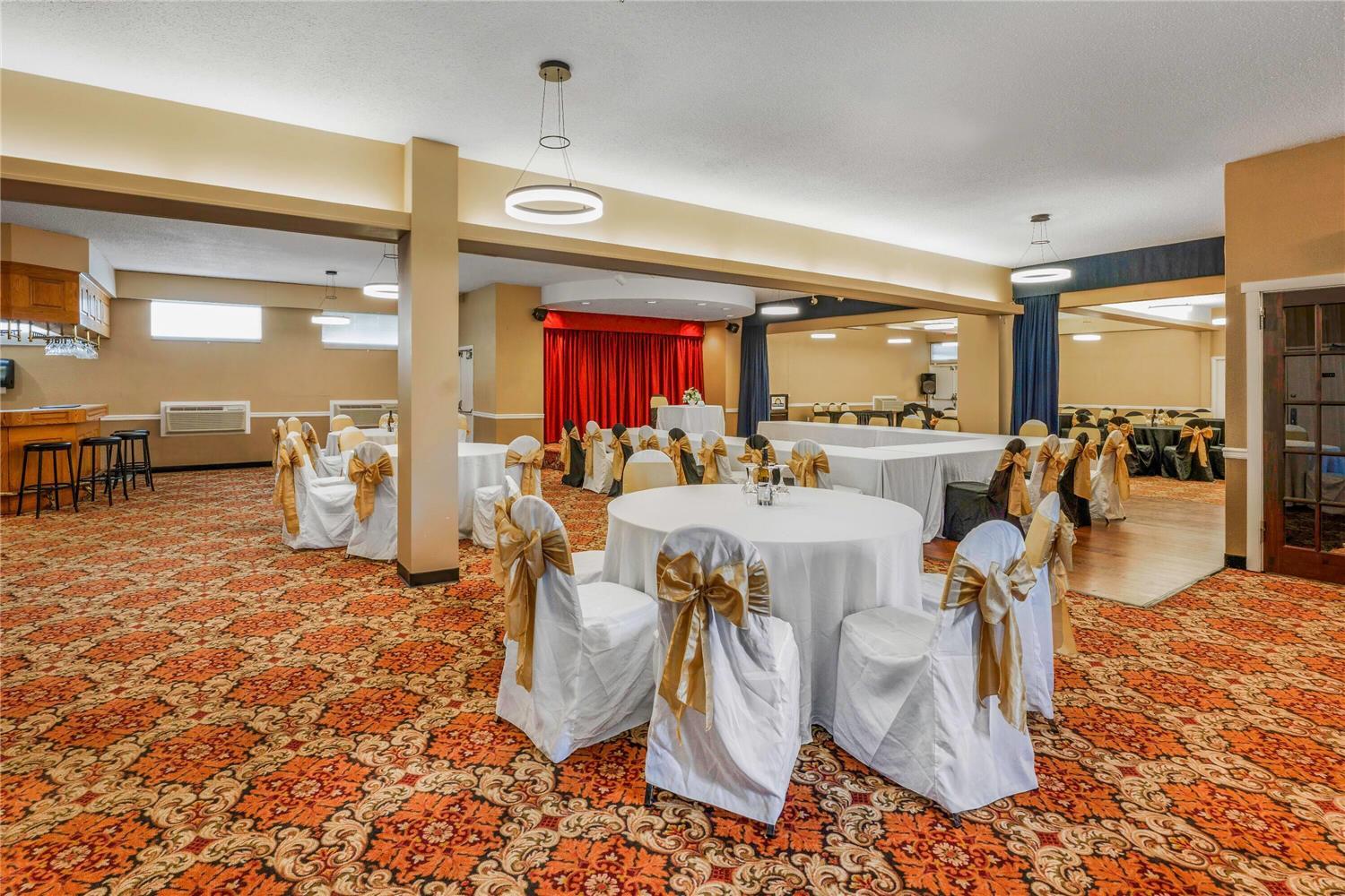 restaurant cafeteria