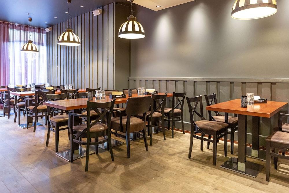restaurant cafeteria