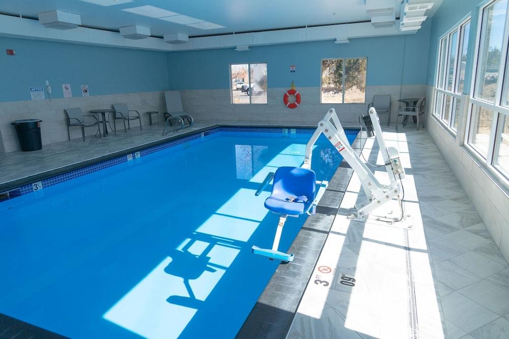 swimming pool spa