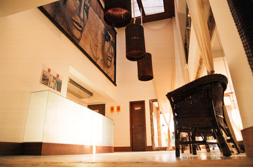 lobby