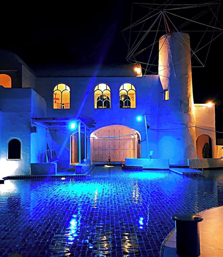swimming pool spa