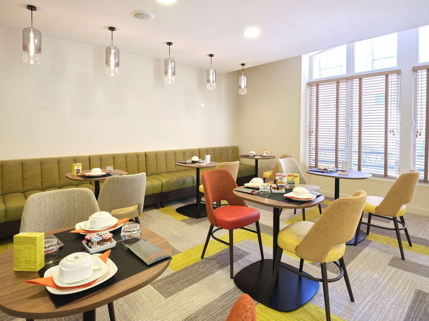 restaurant cafeteria