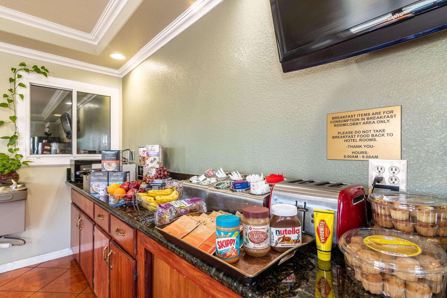 restaurant cafeteria