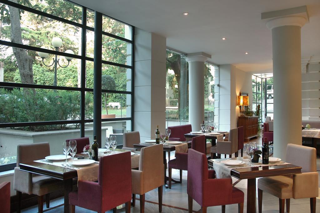 restaurant cafeteria