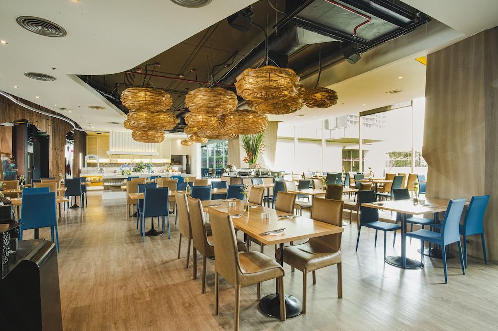 restaurant cafeteria
