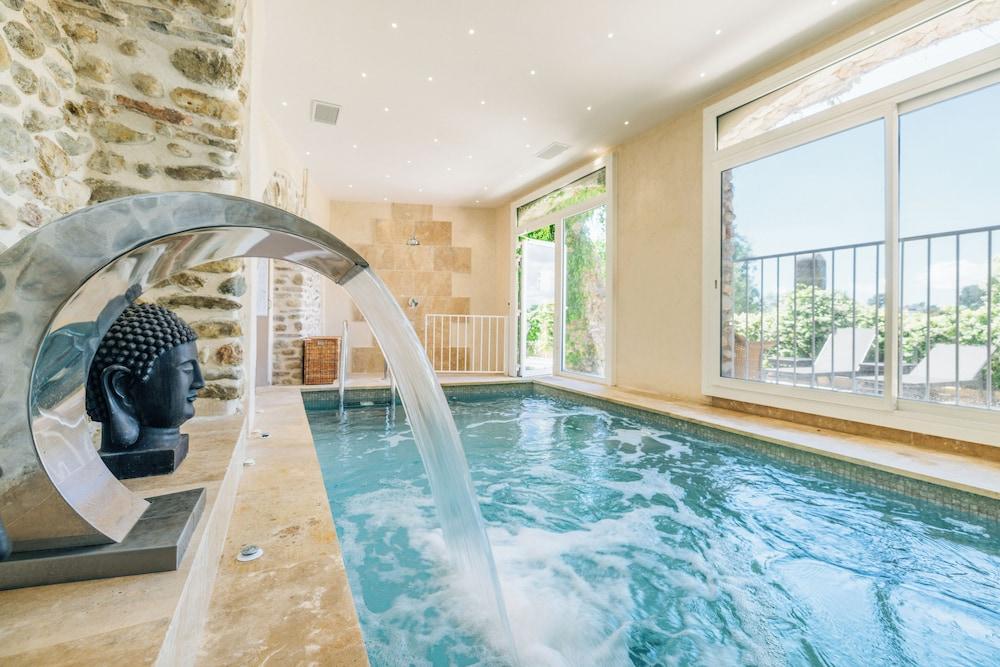 swimming pool spa