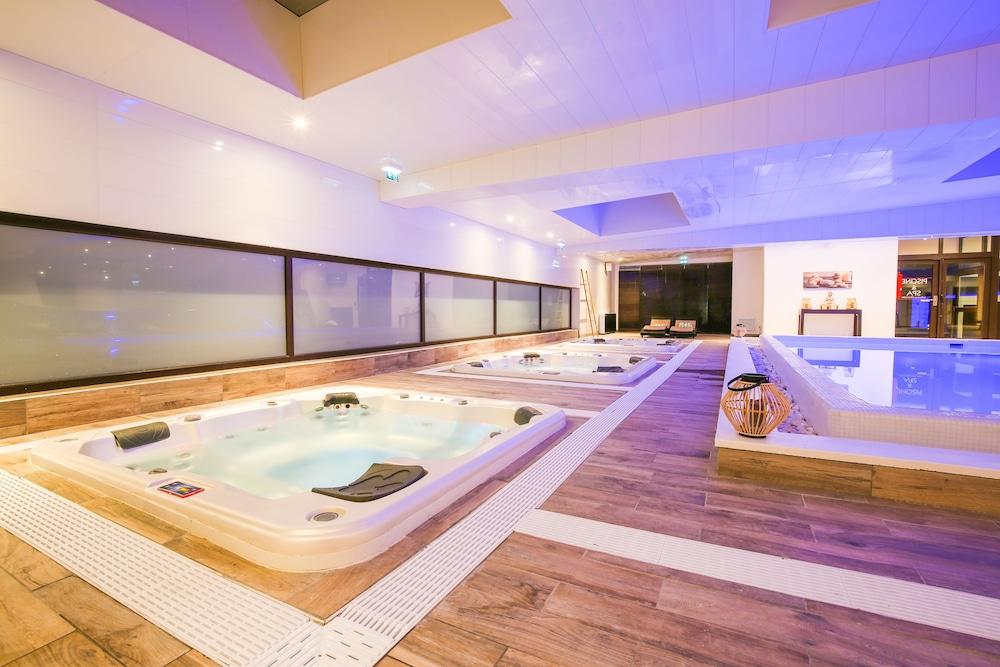 swimming pool spa