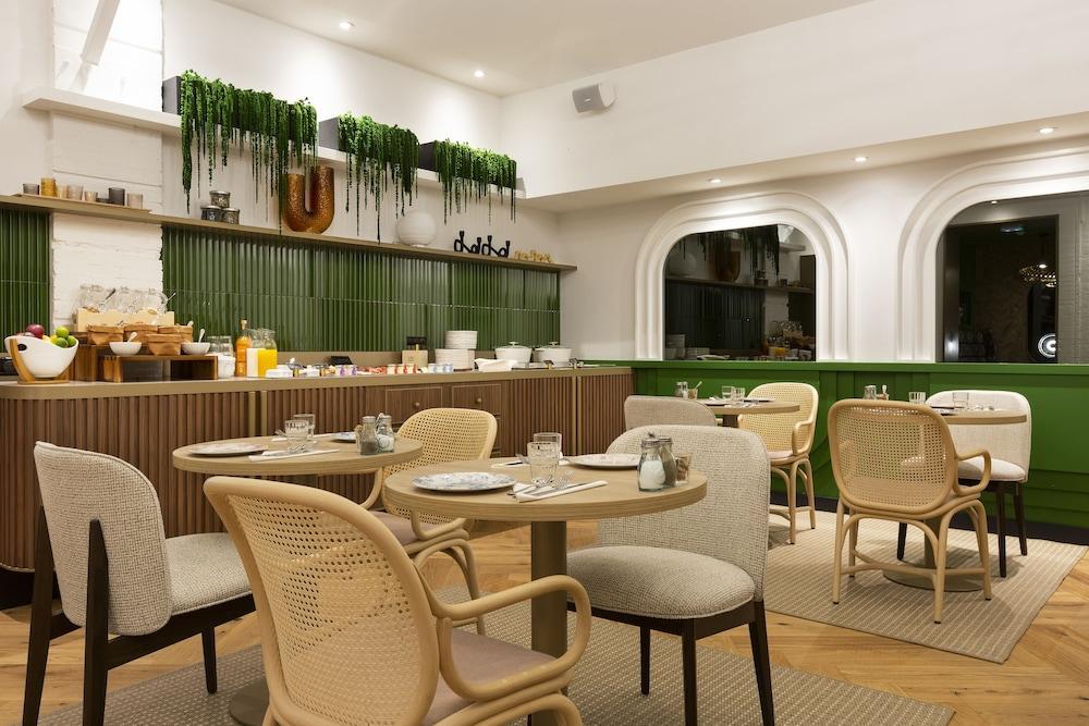 restaurant cafeteria