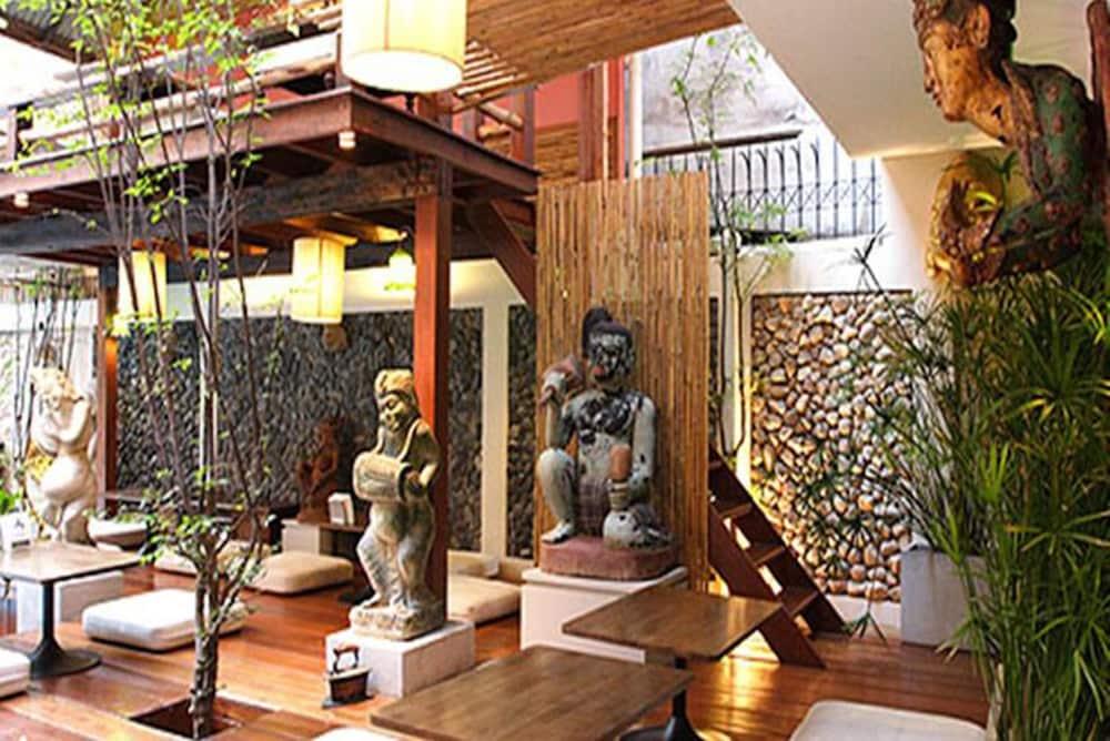lobby