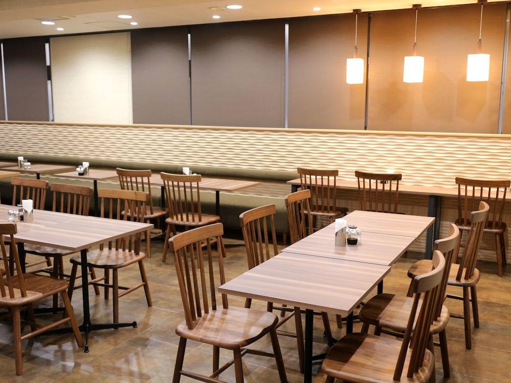 restaurant-cafeteria