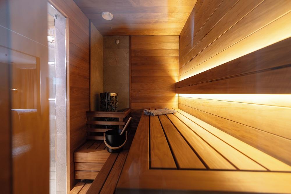 swimming pool spa