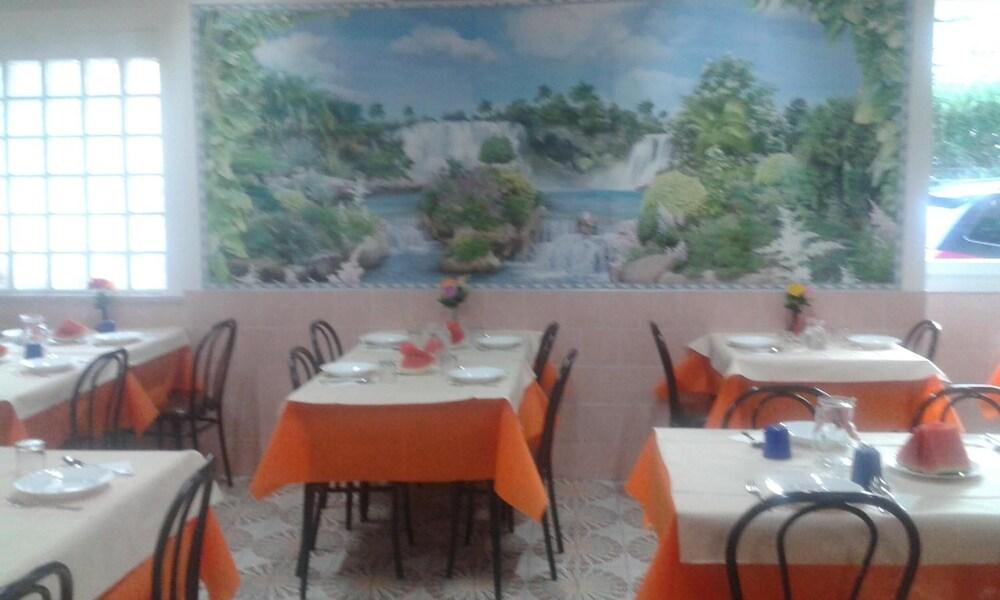 restaurant cafeteria