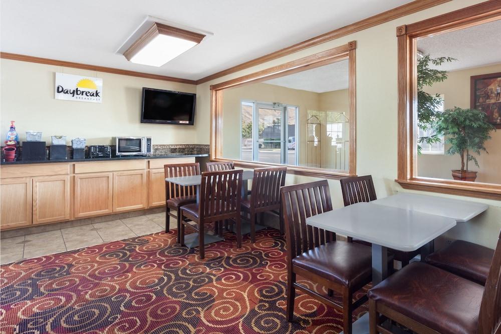 restaurant-cafeteria